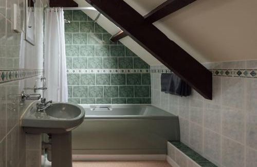 Haverfordwest House | Country Dual Cottage Stay Comfortably Sleeps 6