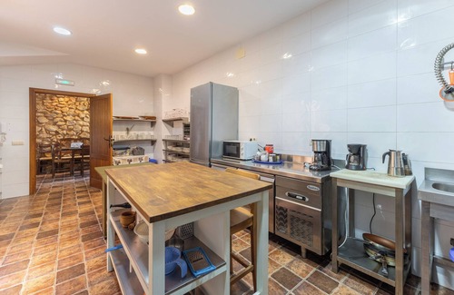 Villarrubia de Santiago House | Country House 'El Sueño De Lucrecia' with Private Garden, Wi-Fi and Air Conditioning