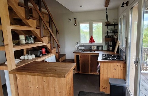 Saint-Victor-en-Marche Ski Chalet | Country cottage on the edge of a forest
