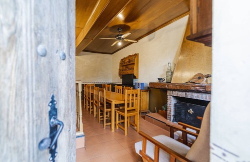 Canalejas de Penafiel House | Country House 'El Pico' with Mountain View, Private Terrace and Wi-Fi