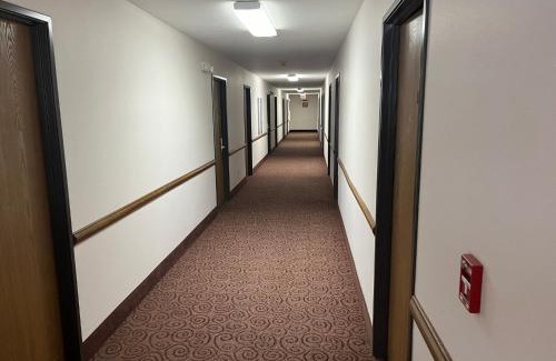 Burlington Hotel | Country Haven Inn