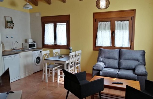 Aldehuela del Rincon House | Country House 'El Aterpe 3' with Mountain View, Private Garden and Wi-Fi