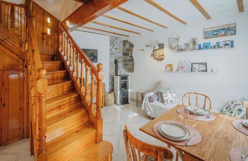 Llanaves de la Reina House | Country Home 'La Casa De Sara ' with Mountain View, Private Terrace and Wi-Fi