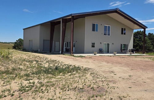 Larkspur House | Country home on scenic, quiet acreage near Monument. Convenient to interstate.
