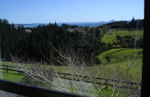 Langs Beach House | Country Homestead at Black Sheep Farm, B&B