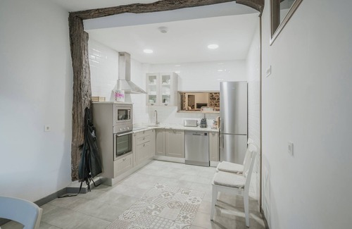 La Pernia House | Country House 'La Casa Del Diezmo De La Montaña' with Mountain View, Private Terrace and Wi-Fi