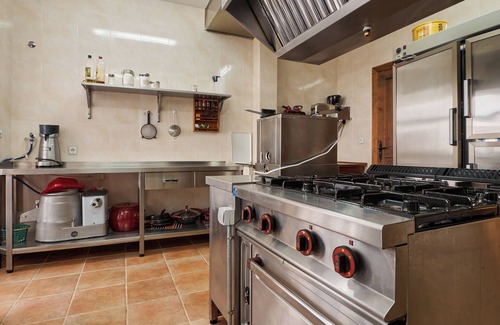 Santa Cruz de Montes House | Country House 'C T R Montealegre' with Mountain View, Private Garden and Wi-Fi