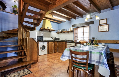 Mestas de Con House | Country House 'Casa Raquel' with Mountain View and Private Garden