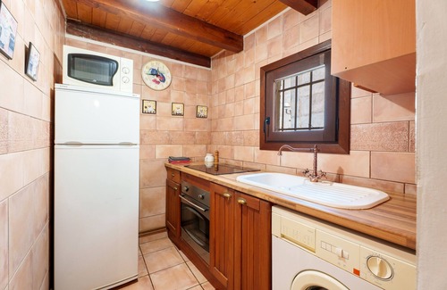 Los Santos House | Country House 'Casa Antiga 15' with Mountain View, Shared Pool and Wi-Fi