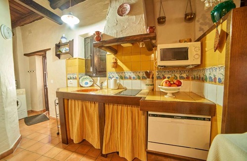 Fuenteheridos House | Country House 'El Zarzo' with Mountain View, Shared Terrace and Wi-Fi