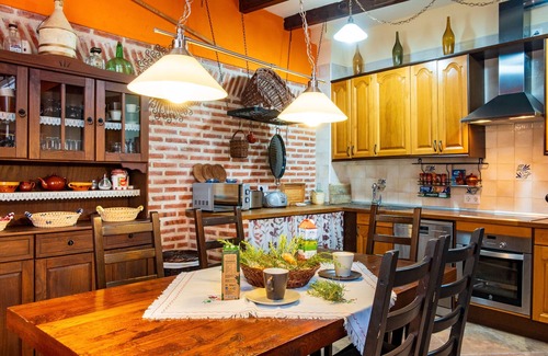 Nava de Bejar House | Country House 'El Corral De La Antigua' with Mountain View, Private Terrace and Wi-Fi