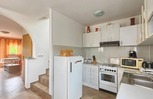 Sodici House | Country house Glavani overlooking the olive groves