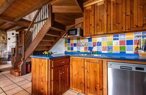 Cangas de Onis House | Country House 'La Campanona' with Mountain View, Private Terrace and Wi-Fi