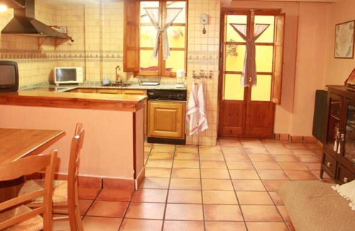 Molinaseca House | Country House 'La Torre De Babel' with Mountain View, Private Terrace and Wi-Fi