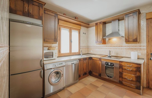 Caballar House | Country House 'Los Molinillos' with Mountain View, Private Terrace and Wi-Fi