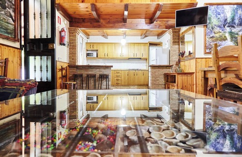 Burunchel House | Country House 'Los Rosales' with Private Pool and Private Garden