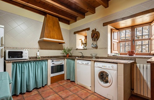 Penamellera Baja House | Country House 'Para Casa De Abajo' with Mountain View, Private Terrace and Wi-Fi