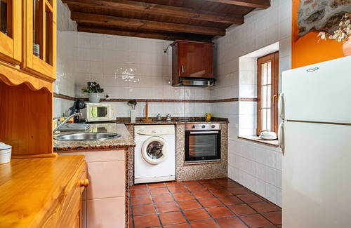 Santianes de Ola House | Country House 'Ricao' with Mountain View, Private Terrace and Wi-Fi