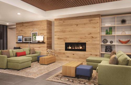 Cannifton Hotel | Country Inn & Suites by Radisson, Belleville, ON