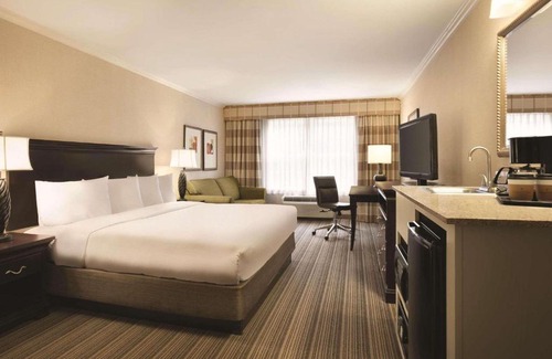 Eagan Park Hotel | Country Inn & Suites By Radisson, Atlanta Airport North, GA