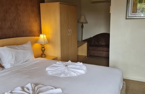 Taree Hotel | Country Plaza Motel Taree