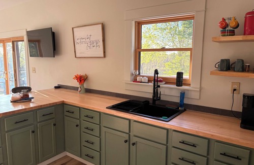 Saint Marys Saint Joseph County House | Country setting. Pool house just 10 minutes from ND campus and SBN airport.
