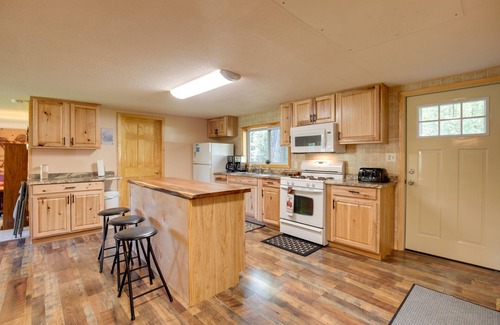 Mercer Cottage | Country Vacation Rental in Mercer at Waterfall!