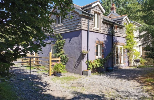 Brynamman Cottage | Countryside Cottage Retreat at Ty'r Cwm Farm