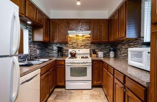 Rockford Apartment | Countryside Family Cottages near Lake Bella Vista