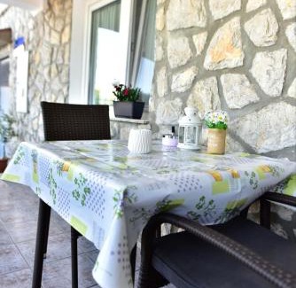 Salatic Apartment | Countryside Studio Apartment Valentina