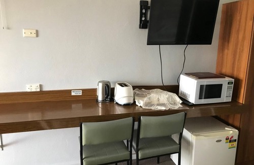 West Wyalong Hotel | County Lodge Motor Inn