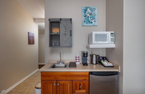 Adelma Beach Apartment | Coupeville Coveland Suite #2