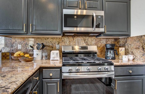 Vistoso Hills House | Couple's Escape w/Patio ~ 13 Mi to DT Tucson