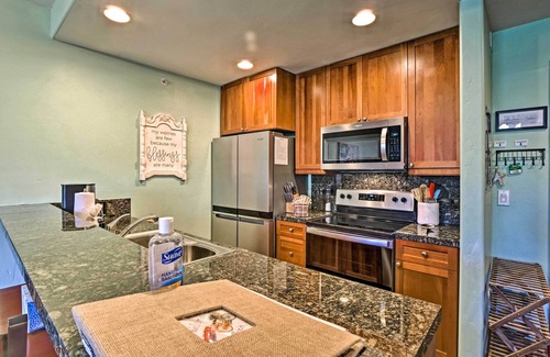 The Highlands Condo | Couple's Ski Condo: 1 Mi to Breckenridge Golf Club