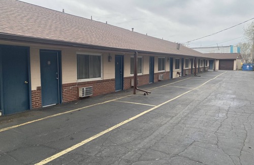 Urbana Hotel | Courtesy Motel