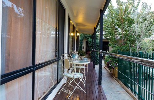 Euroa Bed & Breakfast | Courtsidecottage Bed and Breakfast