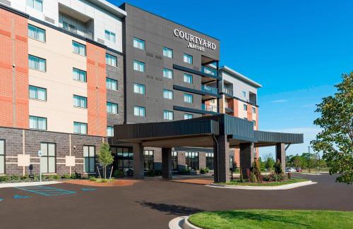 Mount Pleasant Hotel | Courtyard by Marriott Mt. Pleasant at Central Michigan University