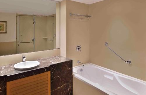 Teynampet Hotel | Courtyard by Marriott Chennai