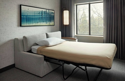 Hamilton Hotel | Courtyard by Marriott Hamilton