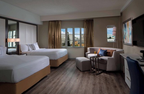 South Beach Hotel | Courtyard by Marriott Miami Beach-South Beach