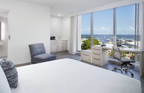 Coconut Grove Hotel | Courtyard by Marriott Miami Coconut Grove