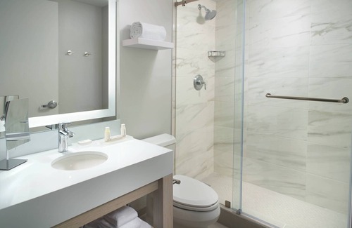 Coconut Grove Hotel | Courtyard by Marriott Miami Coconut Grove