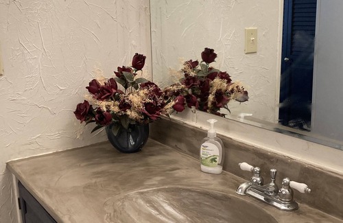 Taiban House | Cowboy Oasis With Room for Horses and Children