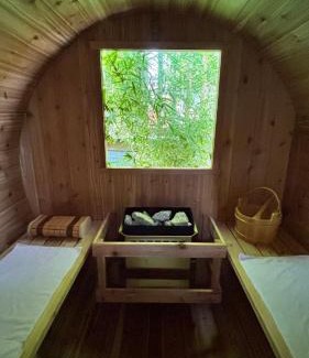 North Cowichan House | Cowichan Valley Retreat with Sauna & Free EV Charger