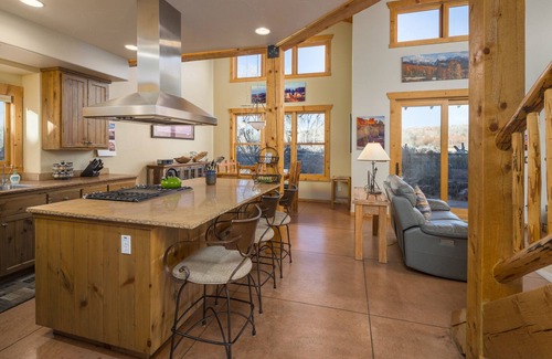 Coyote Run House | Coyote Run Home | Near Downtown Moab & National Parks | Hot Tub