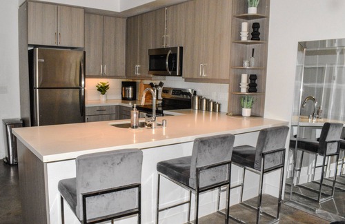 Little Tokyo Apartment | Cozy 1-bedroom apartment with AC, fitness room in downtown Los Angeles