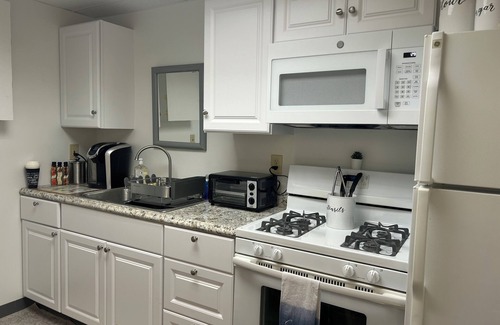 Venango Apartment | Cozy 1-bedroom creekside flat