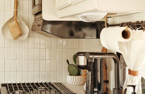 Leeds House | Cozy 1-bedroom remodeled RV with WiFi, AC in charming Leeds