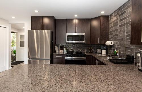 Langford Apartment | Cozy 1-Bedroom Retreat in the Heart of Langford