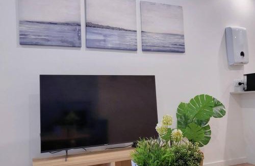 Braddon Apartment | Cozy 1BR Apartment in the heart of Canberra